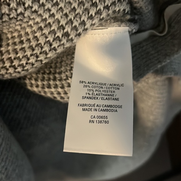 Tunic Length Animal print Cowl neck Sweater - Picture 4 of 4